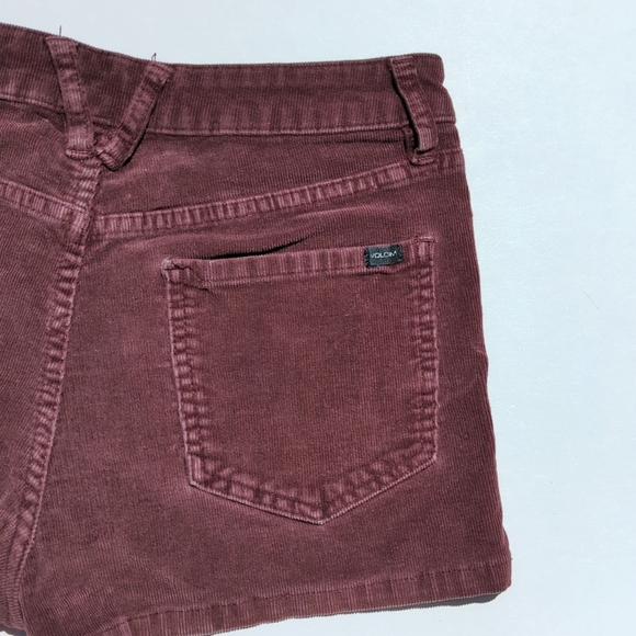 Volcom Classic Retro Mid Rise Featherwale Corduroy Yae Shorts Faded Burgundy 3 - Picture 12 of 13